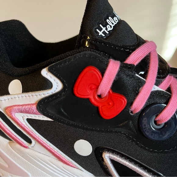 ADIDAS x HELLO KITTY Astir Shoes - Picture 7 of 12